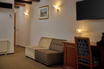 Superior Room, 2 Twin Beds, Courtyard View