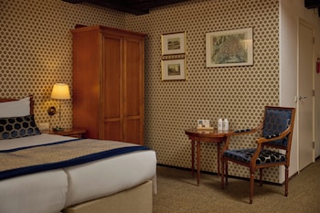 Superior Room, 2 Twin Beds, Courtyard View