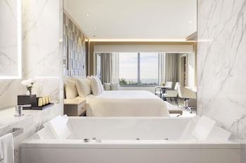 Junior Studio Suite