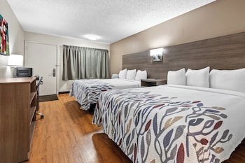 Deluxe Room, 2 Queen Beds (Smoke Free)