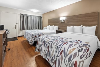 Deluxe Room, 2 Queen Beds (Smoke Free)