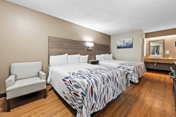 Deluxe Room, 2 Queen Beds (Smoke Free)