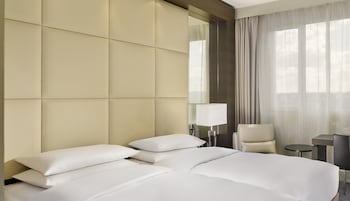 Twin Beds Room