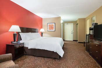 Standard Room, 1 King Bed, Balcony