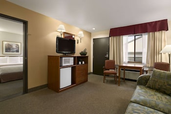 Suite, 1 King Bed, Non Smoking (1 Bedroom)