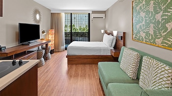 Deluxe Studio, Kitchenette, City View