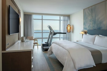 Deluxe Room, 1 King Bed with Sofa bed