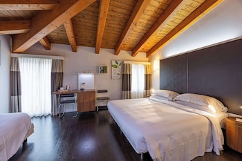 Standard Triple Room, 1 King Bed