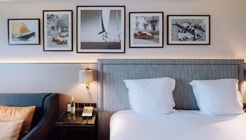 Suite, 1 King Bed (Riviera)