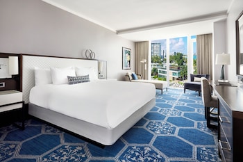Signature Room, 1 King Bed, Ocean View