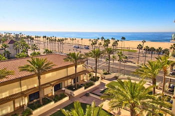 Suite, 2 Queen Beds, Ocean View (Twin Dolphin Tower)