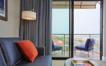 Deluxe Room, 2 Queen Beds, Ocean View (Twin Dolphin Tower)