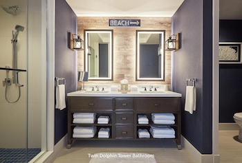 Suite, 2 Queen Beds, Ocean View (Twin Dolphin Tower)