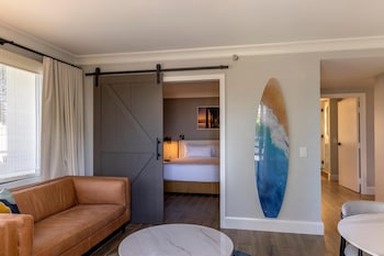 Suite, 1 King Bed, Oceanfront (Huntington Tower)
