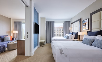 Suite, 2 Queen Beds, Ocean View (Twin Dolphin Tower)