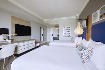 Room, 2 Queen Beds, Balcony, Oceanfront (Huntington Tower)