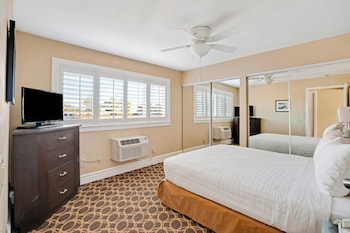 Suite, 1 Bedroom (Garden Side, 1 King)
