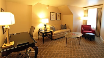 Junior Suite, 1 Queen Bed