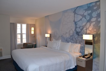 Room, 1 King Bed (Mobility/Hearing Accessible, Tub)