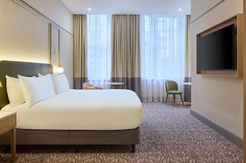 Junior Suite, 1 King Bed with Sofa bed (Lounge Access)