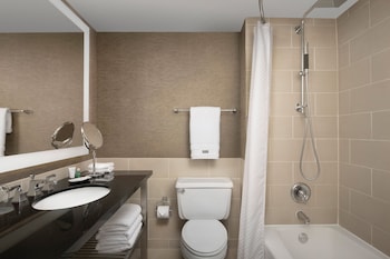Traditional Room, 1 King Bed (Mobility/Hearing Accessible, Tub)