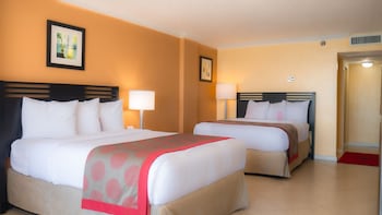 Room, 2 Queen Beds, Oceanfront (Efficiency, Non-Smoking)