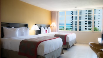 Room, 2 Queen Beds, Non Smoking