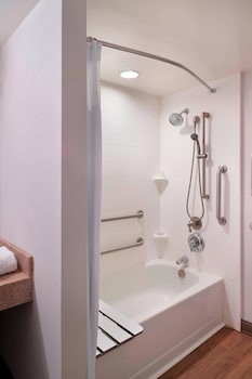 Room, 1 King Bed, Hearing Accessible