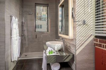 Penthouse Park Av. Jr. Suite with Terrace
