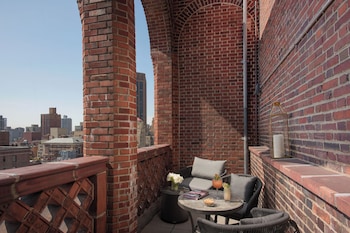 Penthouse Park Av. Jr. Suite with Terrace