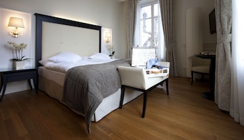 Superior Room, 1 Queen Bed, City View