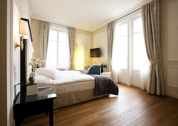 Deluxe Room, 1 Queen Bed, City View
