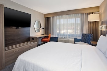 Standard Room, 1 Queen Bed, Accessible (Mobility)