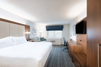 Standard Room, 1 King Bed, Accessible (Comm, Mobil, Roll-In Shower)