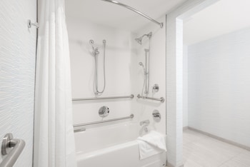 Standard Room, 1 King Bed, Accessible (Mobility)
