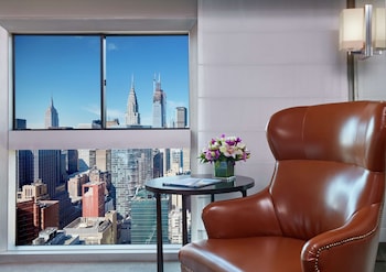 1 Bedroom Suite with 1 King Bed, Sleeper Sofa