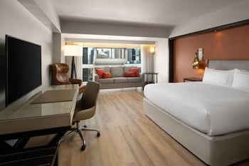 Deluxe Room, 1 King Bed, City View (King)