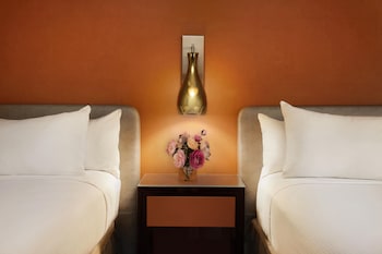 Room, 2 Double Beds, City View