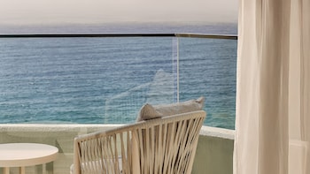 Premium Room, 1 King Bed, Oceanfront