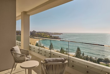 King Ocean Front Deluxe Suite