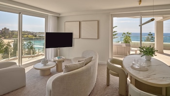 Signature Suite