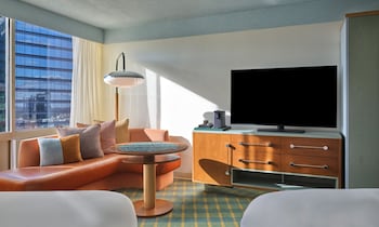 Standard Room, 2 Queen Beds, Accessible, Non Smoking (Communications)