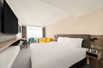 Premium Room, 1 King Bed with Sofa bed (Single Sofa)