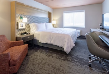 Standard Room, 1 King Bed, Roll-in Shower (Communications)