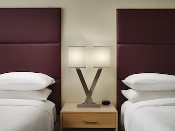 Room, 2 Queen Beds (Broad Street View)