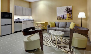 Studio, 1 King Bed with Sofa bed, Mobility Accessible, Kitchenette