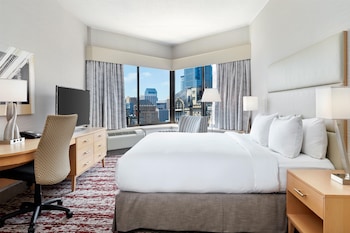 Junior Suite, 1 King Bed, Mobility Accessible