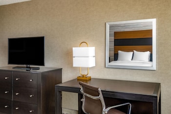 Standard Room, 2 Queen Beds, Microwave