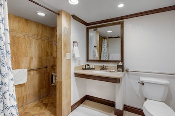 Room, 1 King Bed, Accessible, Lake View