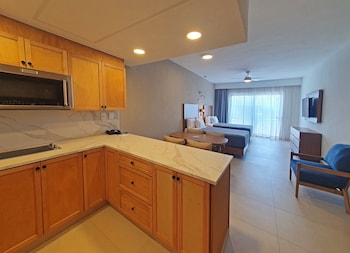Superior Studio Suite Coba